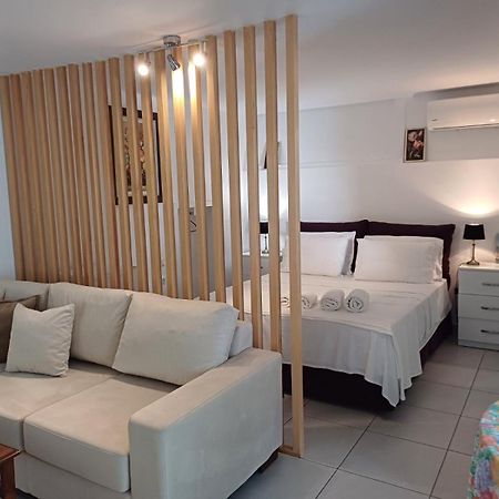 The White House Apartment Divjake Luaran gambar