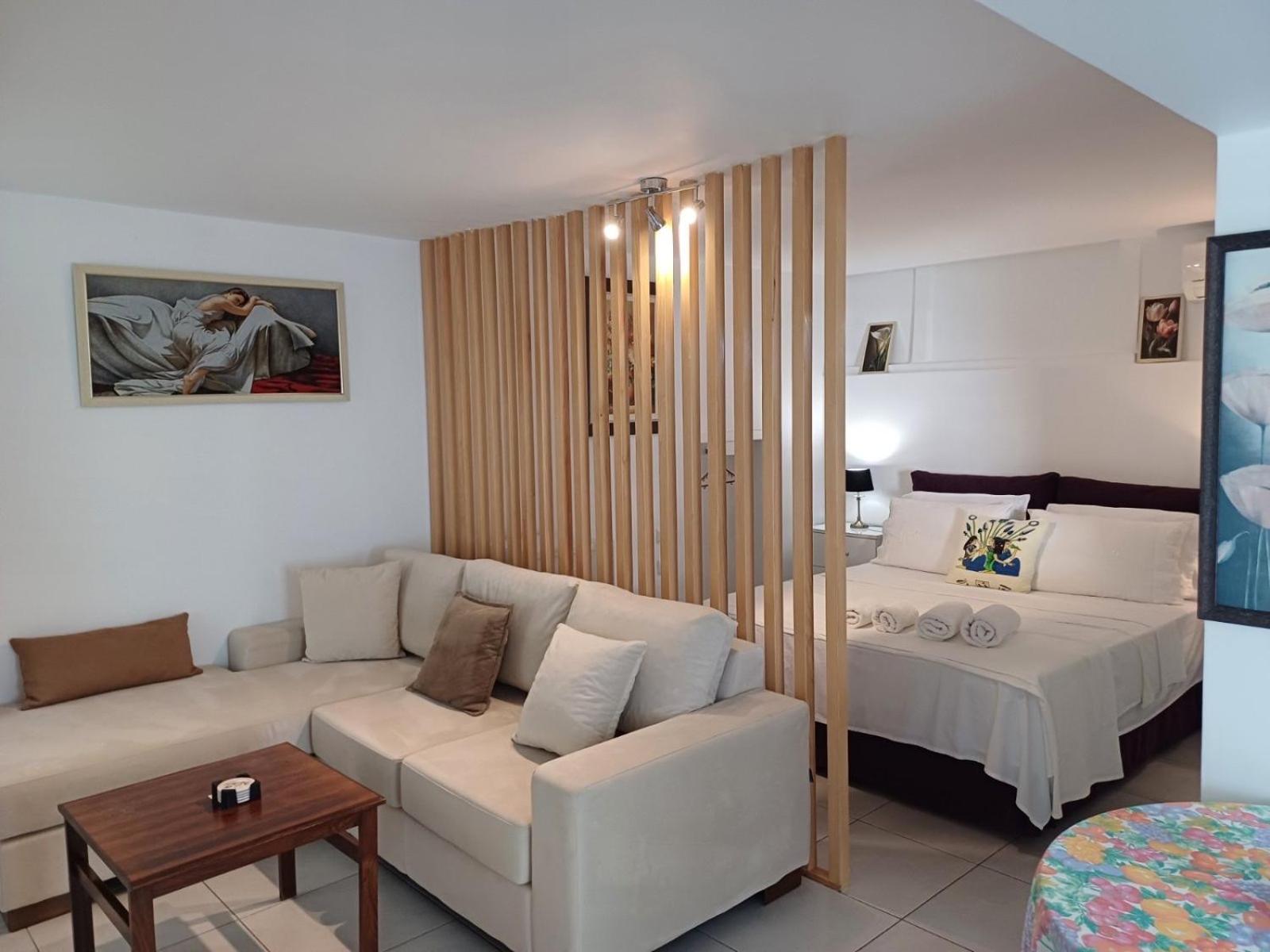 The White House Apartment Divjake Luaran gambar