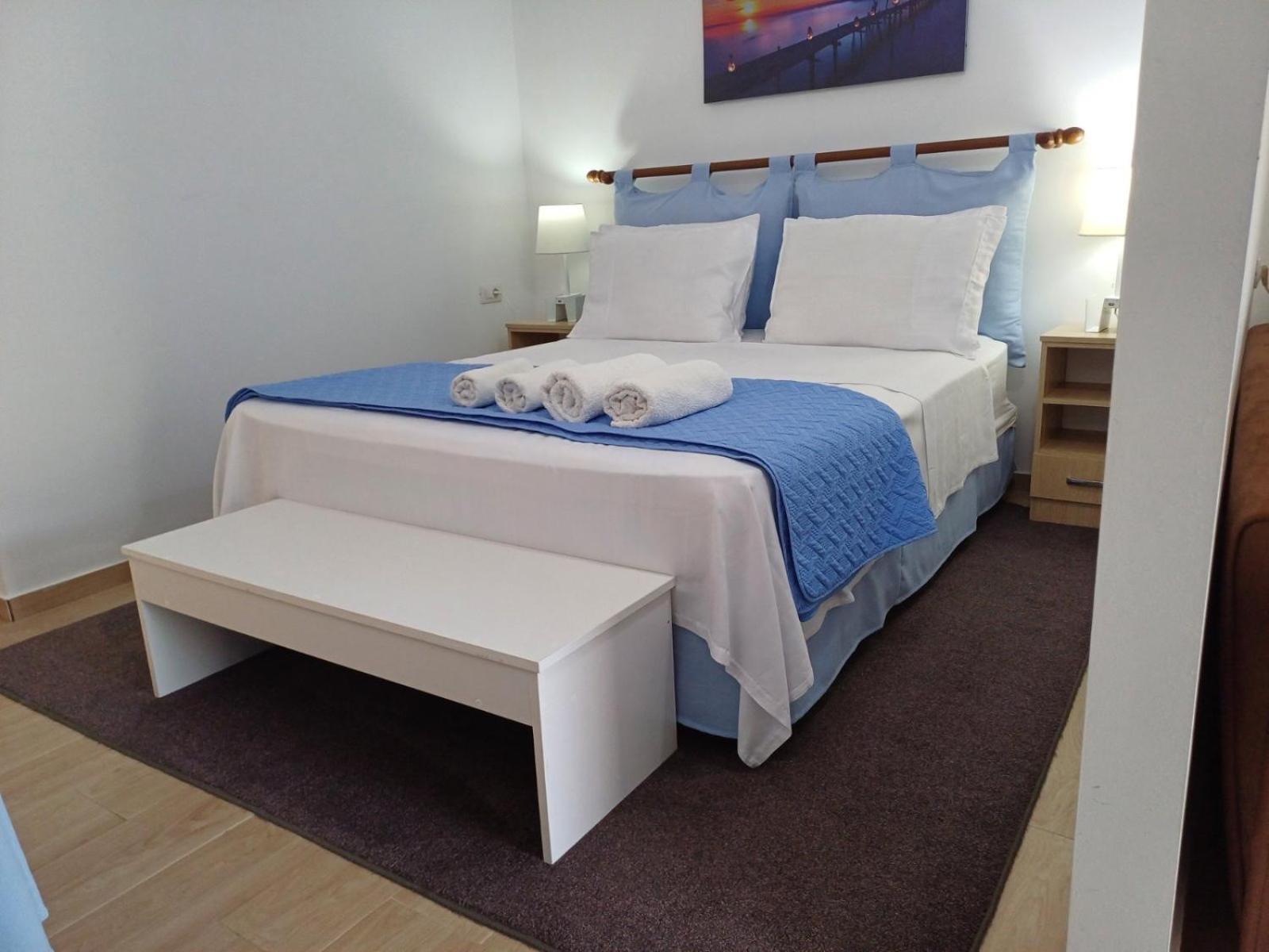 The White House Apartment Divjake Luaran gambar
